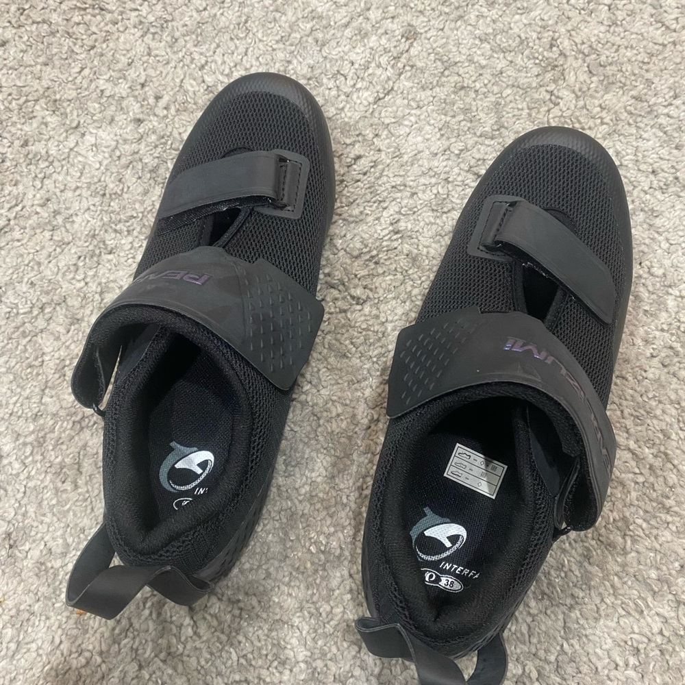 Brand New Pearl Izumi Black Cycling Shoes with Dual Straps